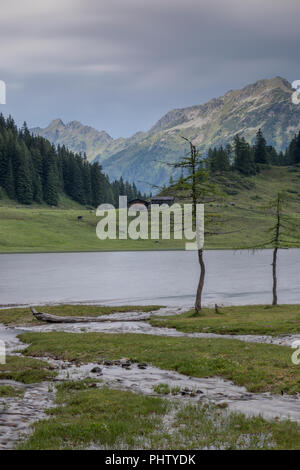 Lumière du soir, dans les Montagnes, Lac, Duisitzkarsee Schladminger Tauern, Schladming, Obertal, Styrie, Autriche Banque D'Images