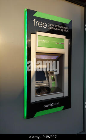 Nouvelle zone de trésorerie distributeur ATM dans le village de Thurcroft, Rotherham. Banque D'Images