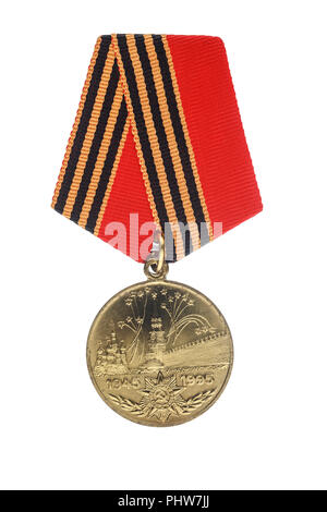 Médaille du jubilé soviétique de 50 ans de la victoire dans la Grande guerre patriotique. Isoler sur fond blanc Banque D'Images