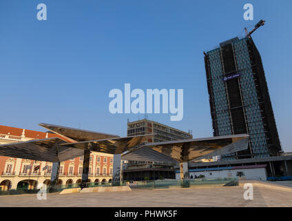 De nouveaux gratte-ciel sur la promenade marginale appelée avenida 4 de Fevereiro, la Province de Luanda, Luanda, Angola Banque D'Images