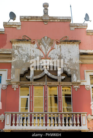 Ancien bâtiment colonial portugais, la Province de Luanda, Luanda, Angola Banque D'Images