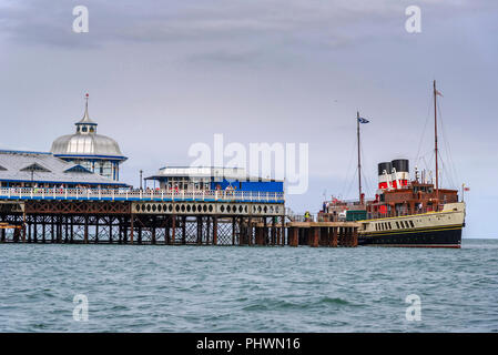 Llandudno North Wales. Bateau à vapeur de mer dernier mondes Le Waverley. Amarrés à la jetée victorienne. Banque D'Images