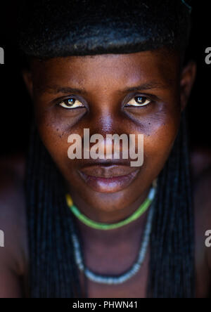 Muhakaona femme tribu portrait, province de Cunene, Oncocua, Angola Banque D'Images