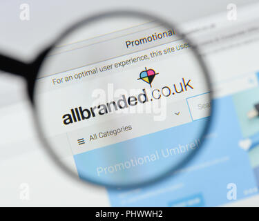 Milan, Italie - 20 août 2018 : allbranded allbranded Page d'accueil du site. visible le logo. Banque D'Images