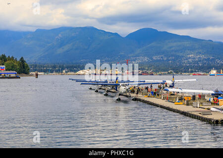 Vancouver, Canada - Août 04, 2018 : De Havilland Beaver avions mer amarré au port de Vancouver Airport de Coal Harbour District Banque D'Images