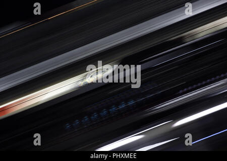 Darlington, en Caroline du Sud, USA. Sep, 2018 3. Michael McDowell (34) courses en bas de la voie pour le Bojangles' Southern 500 au Darlington Raceway à Darlington, Caroline du Sud. Crédit : Stephen A. Arce/ASP/ZUMA/Alamy Fil Live News Banque D'Images