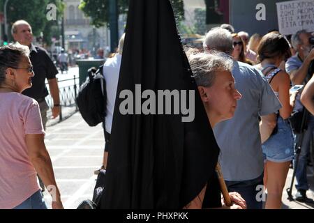 Athènes, Grèce. Sep, 2018 3. Agaimst veuves protester contre la décision du gouvernement de réduire leur widowhead les pensions. (Crédit Image : © VafeiadakisZUMA Aristidis Wire) Banque D'Images