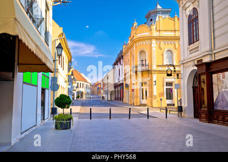 Place de la ville de Vukovar et de l'architecture vue sur la rue, la région de Slavonie Croatie Banque D'Images