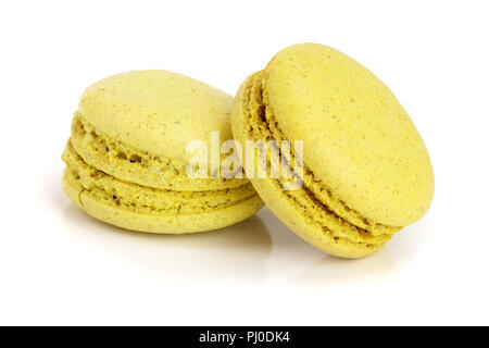 Macaron jaune isolé sur fond blanc libre Banque D'Images