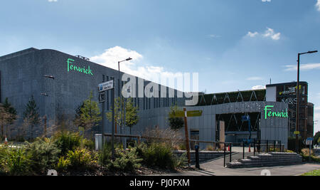 Bracknell, Royaume-Uni - 01 septembre 2018 : Extérieur de Fenwicks et M&S au nouveau lexique Centre Commercial, ouvert en 2017 Banque D'Images