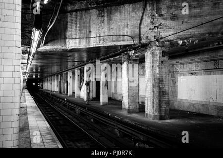 Plate-forme du métro abandonnés à Manhattan, New York City USA Banque D'Images