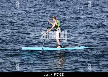 Aarhus, Danemark - 7 août 2018 : stand up paddle boards sur la mer Banque D'Images