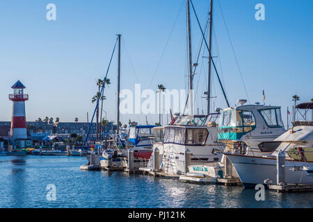 Bateaux à quai dans le port de plaisance, le port d'Oceanside Oceanside, en Californie. Banque D'Images