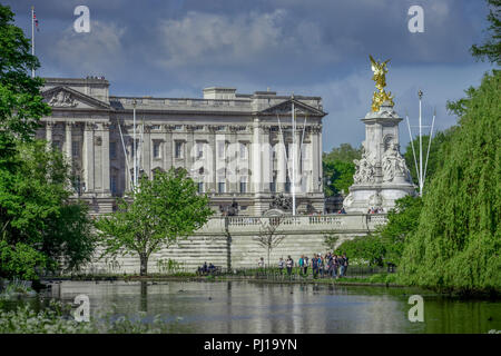 St James's Park, Buckingham Palace, Victoria Memorial, Londres, Angleterre, Grossbritannien Banque D'Images