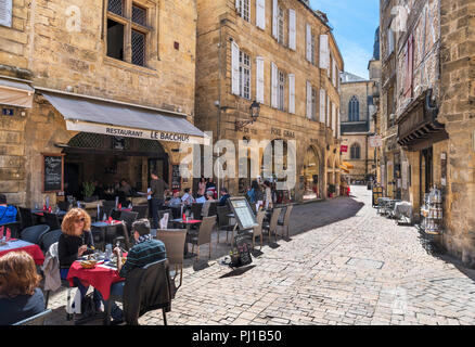 Restaurant Le Bacchus sur la Place de la liberté dans la vieille ville, Sarlat, Dordogne, France Banque D'Images