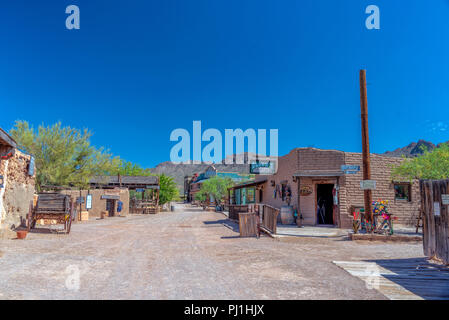 La ville de Old Tucson en Arizona. Studio de cinéma en plein air, situé dans l'ancien ouest sous un ciel bleu. Banque D'Images