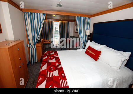 Chambre cabine vue mer avec terrasse (05A), Disney Wonder bateau de croisière, le port de Vancouver, Vancouver, Colombie-Britannique, Canada Banque D'Images