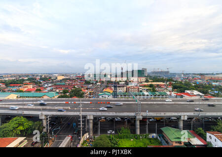 Parañaque, Metro Manila, Philippines - 27 juillet, 2018 : Vue de l'autoroute à Manille Banque D'Images