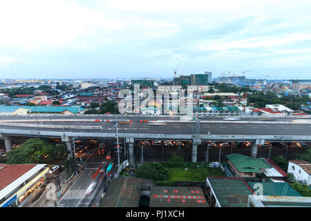 Parañaque, Metro Manila, Philippines - 27 juillet, 2018 : Vue de l'autoroute à Manille Banque D'Images