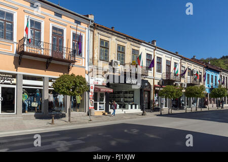 VELIKO TARNOVO, BULGARIE - 11 avril 2017 : les vieilles maisons à rue du centre de ville de Veliko Tarnovo, Bulgarie Banque D'Images