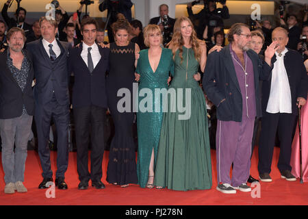 Venise, Italie. 06Th Nov, 2018. 75e Festival du Film de Venise, Tapis Rouge film 'à l'éternité's Gate '. Photo : Julian Schnabel, Willem Dafoe, Emmanuelle Seigner, Mads Mikkelsen, Lolita Chammah, Anne Consigny, Vladimir Consigny, Jean Claude Carriere, Nahal Tajadod, Stella Schnabel, Hanne Jacobsen : Crédit Photo Agency indépendante/Alamy Live News Banque D'Images