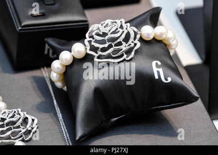 Londres, Royaume-Uni. 3 Septembre, 2018. Liu Fei joaillerie à l'exposition à l'International Jewellery London 2018 Olympia, Londres, Royaume-Uni. Credit Photo : Alamy/Capital Live News Banque D'Images