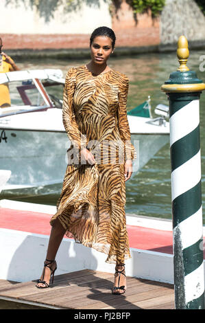 Venise, Italie. 3 Sept 2018. Tina Kunakey au hangar à bateaux de l'Hôtel Excelsior au 75e Festival International du Film de Venise, 03 septembre 2018 à Venise, Italie Crédit : Geisler-Fotopress GmbH/Alamy Live News Banque D'Images