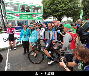 Bristol, Royaume-Uni. 4e Sept 2018. Cette étape 3 ans Début de la visite de la Grande-Bretagne , OVO cycle énergétique de la race. Bristol à. Course a commencé sur les Downs à Mesdames mille . Riders et fans vus dans le grand départ. Robert Timoney/Alamy/Live/News Crédit : Robert Timoney. Banque D'Images
