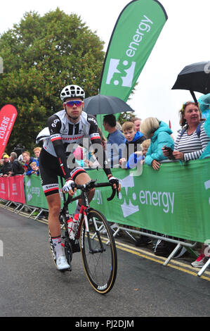Bristol, Royaume-Uni. 4e Sept 2018. Cette étape 3 ans Début de la visite de la Grande-Bretagne , OVO cycle énergétique de la race. Bristol à. Course a commencé sur les Downs à Mesdames mille . Riders et fans vus dans le grand départ. Robert Timoney/Alamy/Live/News Crédit : Robert Timoney. Banque D'Images