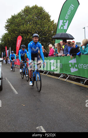 Bristol, Royaume-Uni. 4e Sept 2018. Cette étape 3 ans Début de la visite de la Grande-Bretagne , OVO cycle énergétique de la race. Bristol à. Course a commencé sur les Downs à Mesdames mille . Riders et fans vus dans le grand départ. Robert Timoney/Alamy/Live/News Crédit : Robert Timoney. Banque D'Images