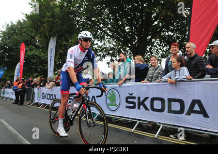 Bristol, Royaume-Uni. 4e Sept 2018. Cette étape 3 ans Début de la visite de la Grande-Bretagne , OVO cycle énergétique de la race. Bristol à. Course a commencé sur les Downs à Mesdames mille . Riders et fans vus dans le grand départ. Robert Timoney/Alamy/Live/News Crédit : Robert Timoney. Banque D'Images