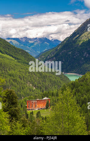 Ruine de l'hôtel Paradiso, Martell valley, le Tyrol du Sud Banque D'Images