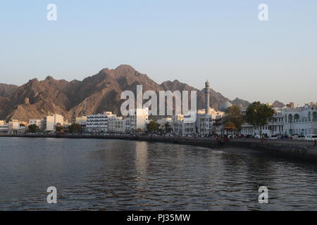 Vue de la Corniche de Mascate en Oman Banque D'Images