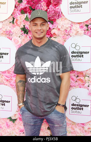 Late Night Shopping au Designer Outlet Soltau comprend : Pietro Lombardi Où : Soltau, Allemagne Quand : 03 août 2018 Credit : Becher/WENN.com Banque D'Images