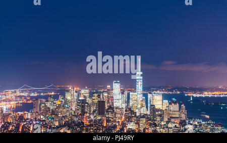 28-08-17, New York, USA : new york gratte-ciel dans la nuit Banque D'Images