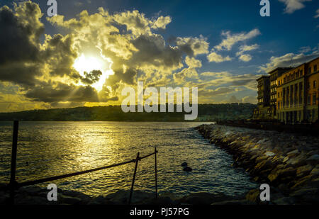 Coucher de soleil sur Naples Banque D'Images