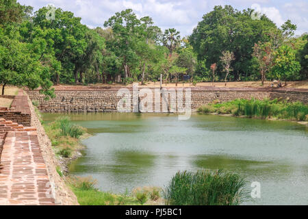 Eth Pokuna, étang de l'éléphant, Anuradhapura, Sri Lanka Banque D'Images