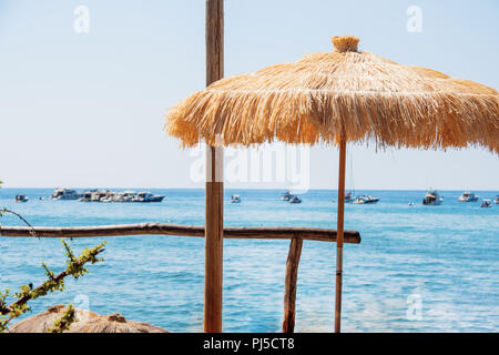 Atmosphère de détente sur l'île tropicale. Photo de vacances d'été. Journée ensoleillée près de l'océan. Banque D'Images