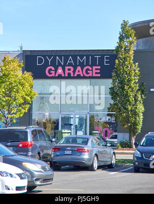 Montréal, Canada - le 28 août 2018 : Dynamite boutique Garage à Montréal. Groupe Dynamite est un détaillant de mode mondiale avec deux marques au cœur de Banque D'Images