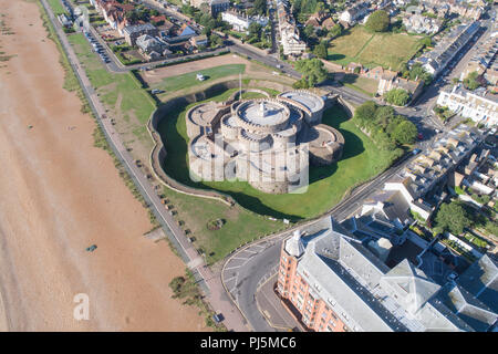 Vue aérienne du château de Deal sur la côte du Kent Banque D'Images