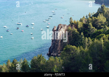 La ville de Setubal et de la mer avec des bateaux au Portugal Banque D'Images