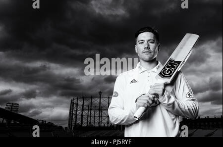 Le capitaine du Surrey Rory Burns pose pour une photo à la suite de la journée des médias à la Kia Oval, Londres. ASSOCIATION DE PRESSE Photo. Photo date : lundi 16 avril, 2018. Voir l'histoire de Surrey. CRICKET PA Crédit photo doit se lire : John Walton/PA Wire Banque D'Images