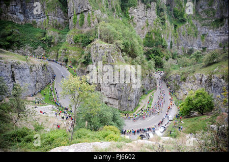 Les gorges de Cheddar, Somerset, Royaume-Uni, le 4 septembre 2018. Le Tour de Grande-Bretagne, Bristol à l'étape 3. Le peloton serpente à travers les gorges de Cheddar. © David Partridge / Alamy Live News Banque D'Images