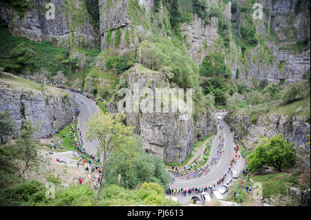 Les gorges de Cheddar, Somerset, Royaume-Uni, le 4 septembre 2018. Le Tour de Grande-Bretagne, Bristol à l'étape 3. Le peloton serpente à travers les gorges de Cheddar. © David Partridge / Alamy Live News Banque D'Images