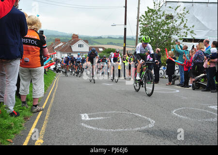 Bristol, Royaume-Uni. Le 4 septembre, 2018. L'OVO Tour of Britain Étape 3 action sur la dernière cat 1 montée à Providence Lane à Long Ashton. Les grandes foules de la ligne montée de 8  % et à un kilomètre de la page. Rider 191 GAVIRIA Fernando COL de Quick Step parquet a été le chef de file sur la montée raide, un gros plan de profil voit s'ébattre dans la montagne. Robert Timoney/Alamy/Live/News Banque D'Images