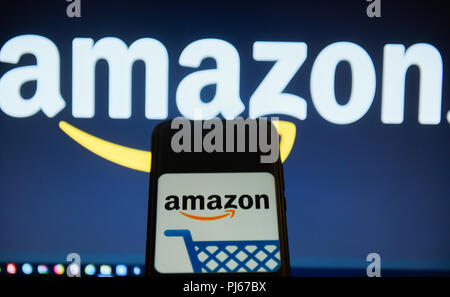 Cracovie, Pologne. 16Th Jun 2018. Amazon logo est vu sur un téléphone mobile. Amazon a atteint 1 000 milliards de capitaux. Credit : Omar Marques/SOPA Images/ZUMA/Alamy Fil Live News Banque D'Images