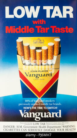 Un magazine 1981 annonce pour John Player Vanguard les cigarettes à faible teneur en goudron. Banque D'Images