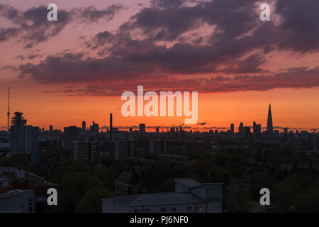 Coucher de soleil de Londres capturé depuis un toit à Greenwich (sud de Londres) Banque D'Images