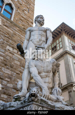 Statue d'Hercule et Cacus dans la place Piazza della Signoria, Florence, Italie Banque D'Images