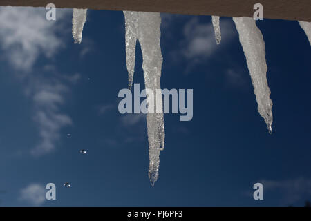 La fonte de glaçons Driping Banque D'Images